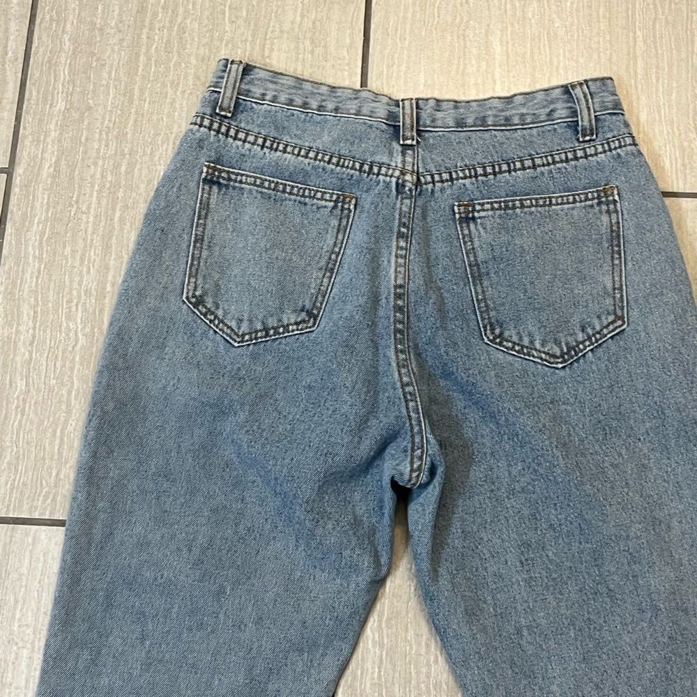 SHEIN Light Blue Distressed High-Rise Straight Jeans medium - Picture 5 of 9